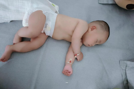大连宝宝突然很多眼屎